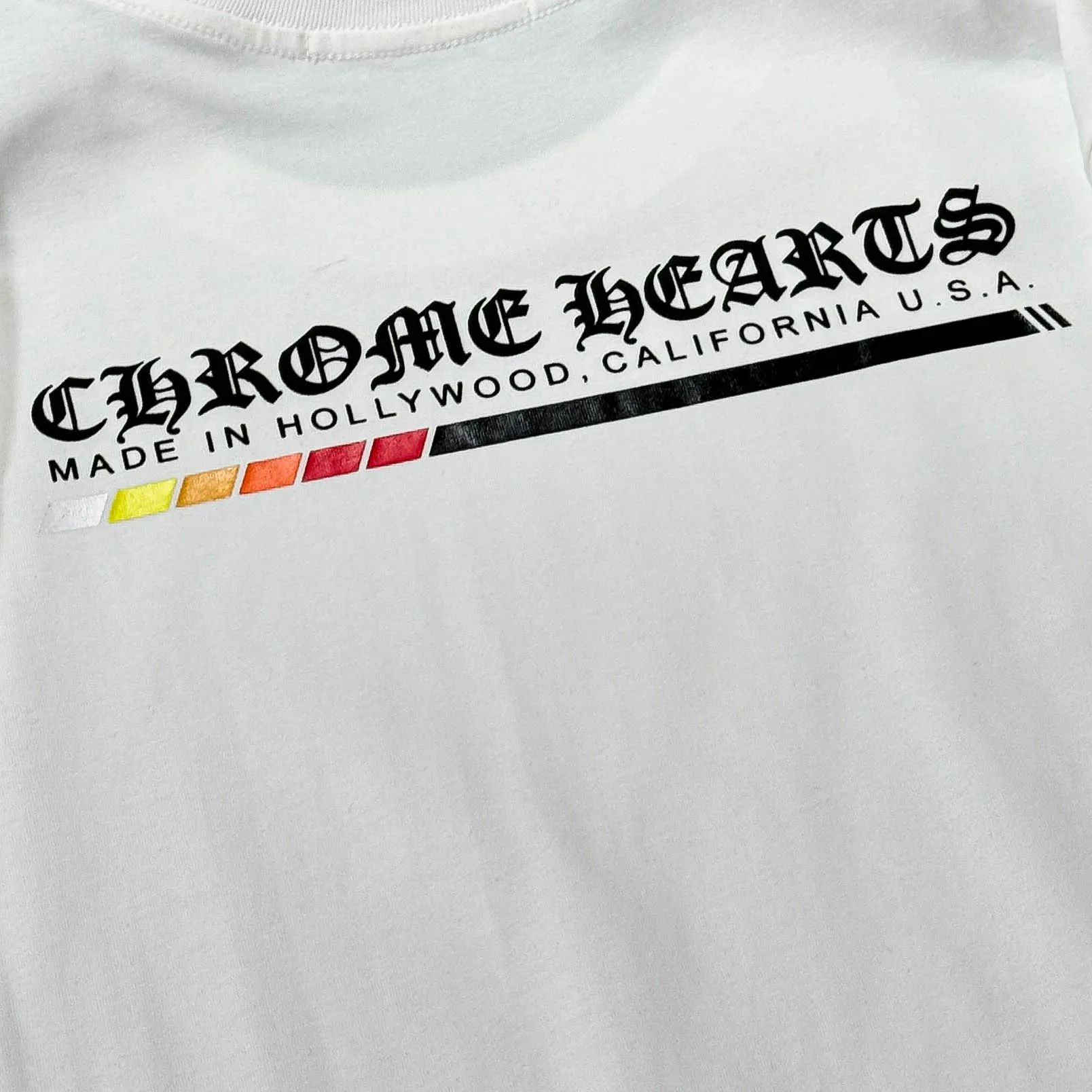 P180 Chrome Hearts Chrome Hearts 25 high-end versions. The fabric is made of 300 grams of high-density pure cotton. It does not deform or shrink. It has three labels. It is the same style for men and women. Technology: suede foaming + digital printing. Color: white, black. SIZE: S-XL.
